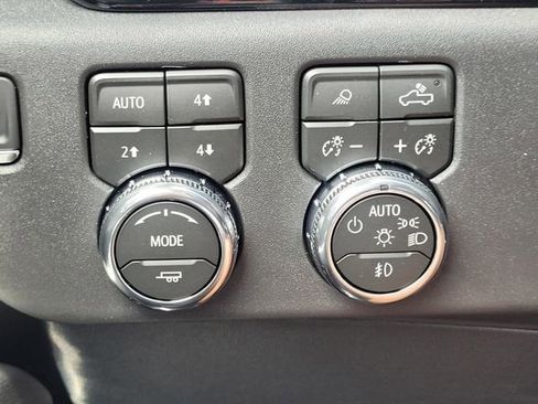 New 2026 GMC Sierra 1500 SLT AWD/4WD image 17