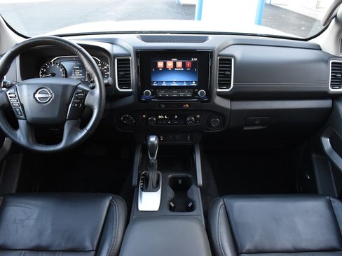 Used 2024 Nissan Frontier SL w/ Technology Package image 18
