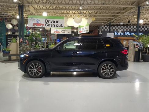 Used 2024 BMW X5 xDrive40i w/ M Sport Package AWD/4WD image 11