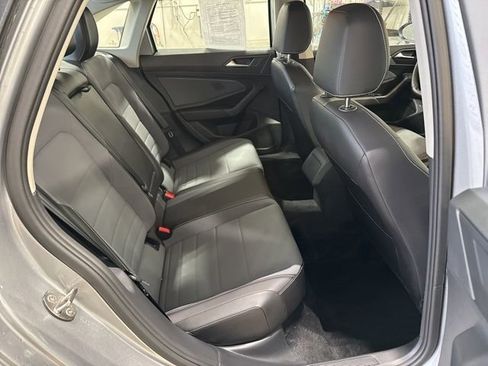 Certified 2025 Volkswagen Jetta SE image 22