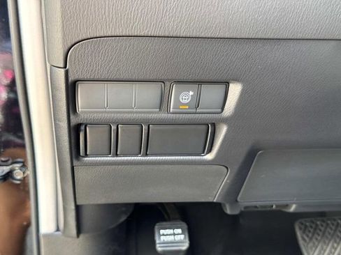 Certified 2024 Nissan Armada SV image 30