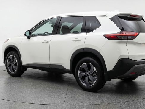 Used 2025 Nissan Rogue SV image 6