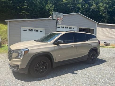 Used 2022 GMC Terrain AT4 AWD/4WD image 2