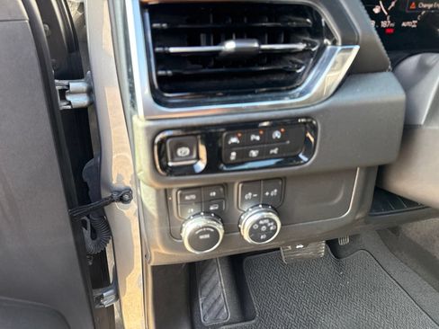 Used 2025 GMC Yukon Denali AWD/4WD image 18
