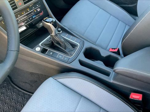 New 2025 Volkswagen Jetta SE image 7