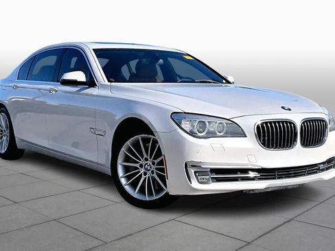 Used 2014 BMW 750Li image 2
