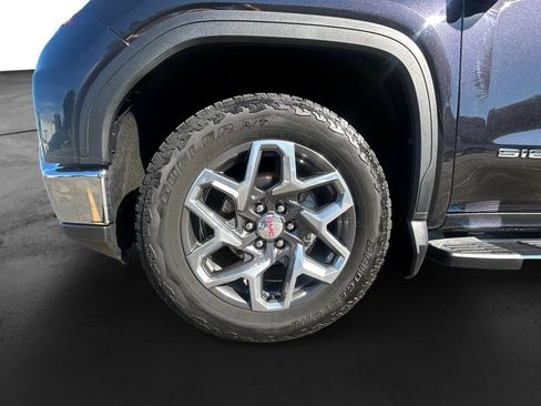 Used 2024 GMC Sierra 1500 SLT w/ SLT Premium Plus Package AWD/4WD image 9