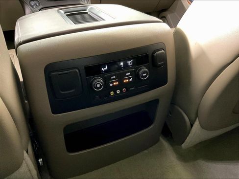 Used 2016 Chevrolet Tahoe LTZ AWD/4WD image 17
