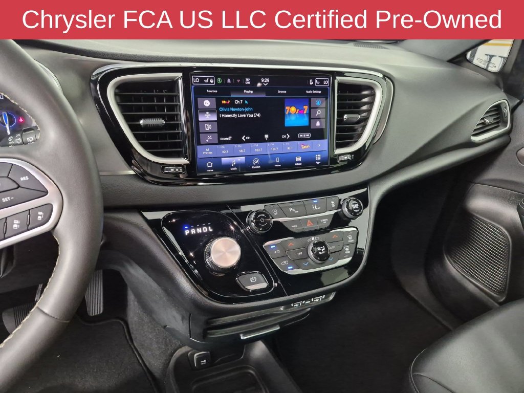 Certified 2025 Chrysler Pacifica Select FWD image 25
