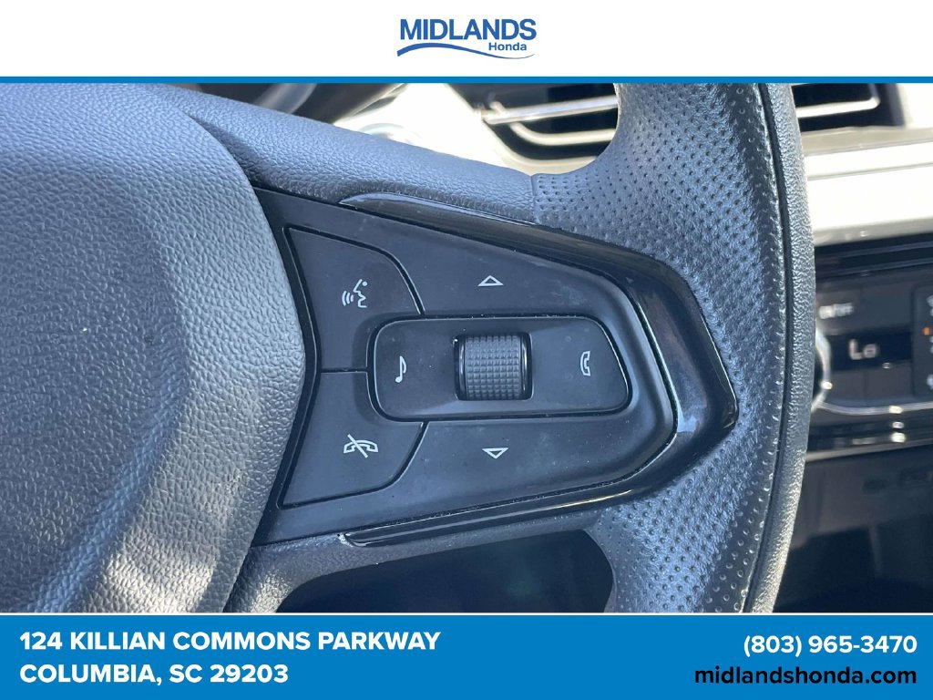 Used 2025 Chevrolet Trax LT FWD image 23