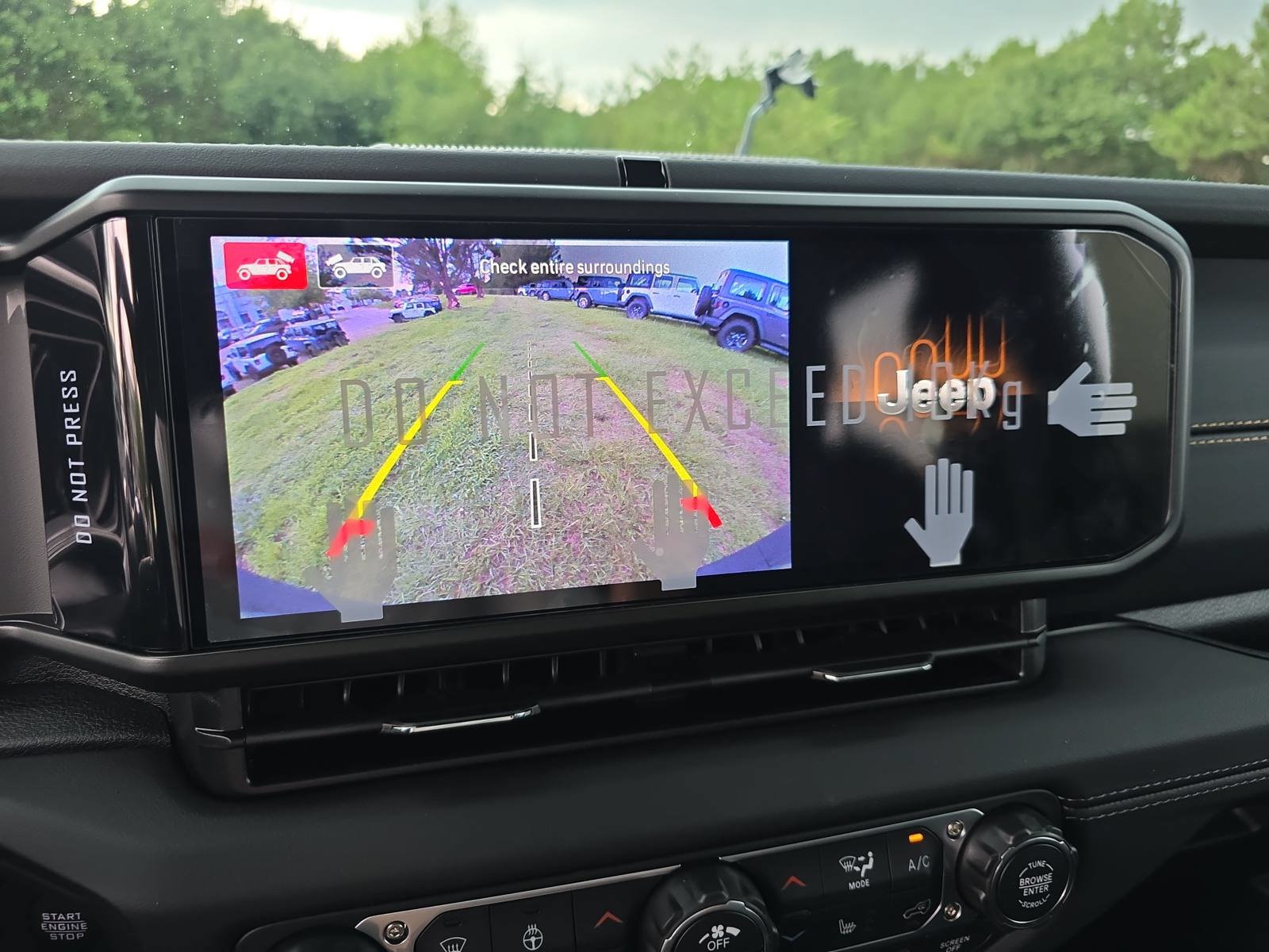New 2026 Jeep Wrangler Unlimited Sahara AWD/4WD image 23