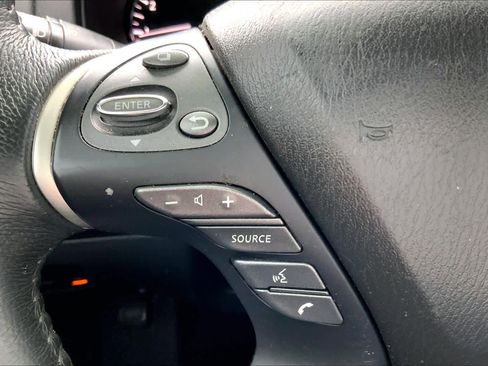 Used 2018 Nissan Pathfinder Platinum image 21