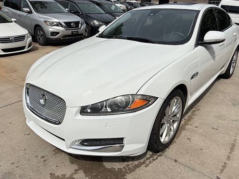 Used 2013 Jaguar XF RWD image 9