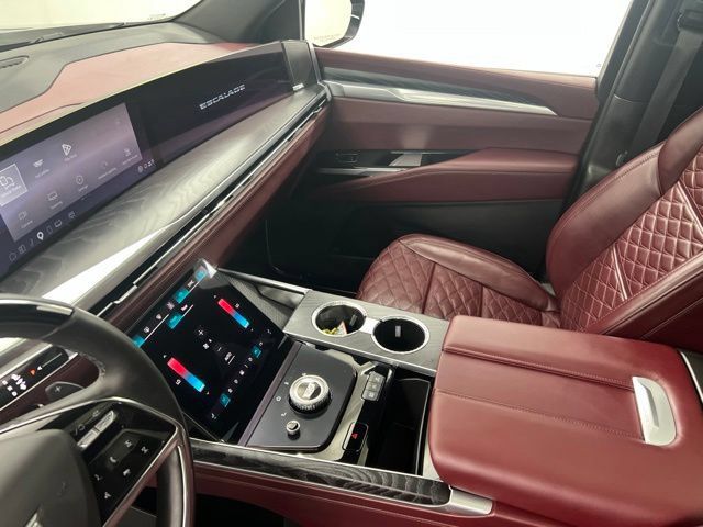 Used 2026 Cadillac Escalade Luxury w/ LPO, Floor Liner Package AWD/4WD image 24