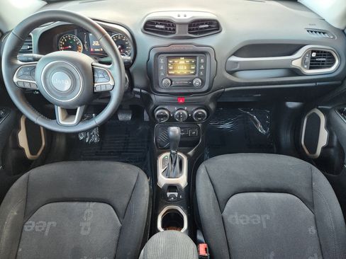 Used 2016 Jeep Renegade Latitude w/ Popular Equipment Group image 27