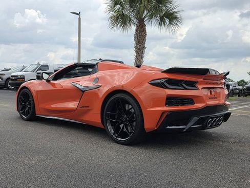 Used 2025 Chevrolet Corvette Z06 w/ Stealth Interior Trim Package RWD image 4