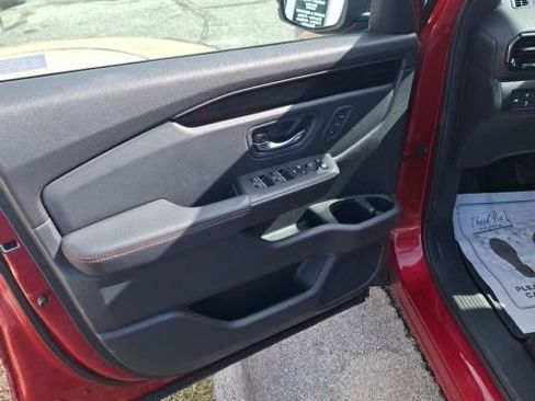 Used 2023 Honda Pilot TrailSport image 9