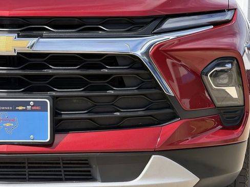Used 2025 Chevrolet Blazer LT AWD/4WD image 8