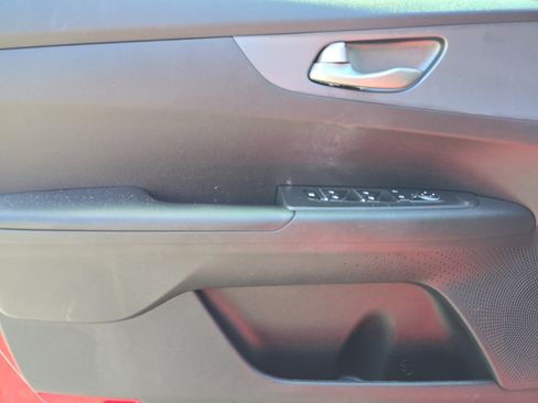 Used 2020 Kia Forte LXS FWD image 14