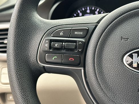 Used 2017 Kia Optima LX FWD image 16
