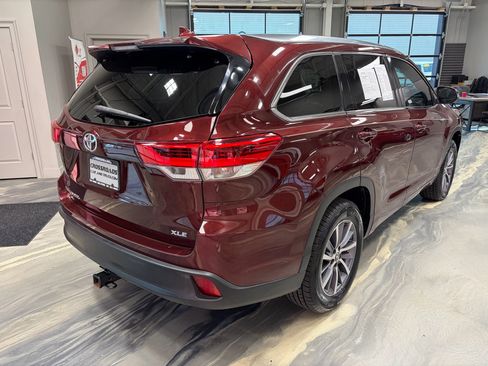 Used 2018 Toyota Highlander XLE FWD image 35