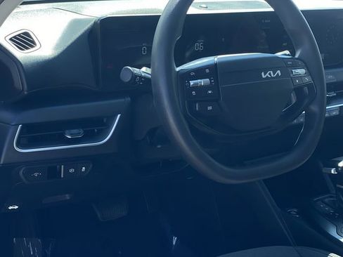Used 2025 Kia K4 LXS image 10