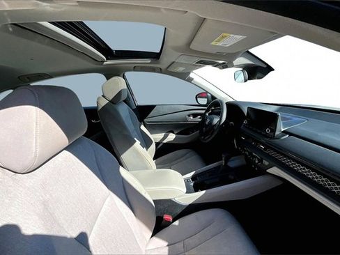 Used 2024 Honda Accord EX image 25