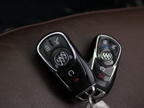 Used 2018 Buick Envision Premium image 27