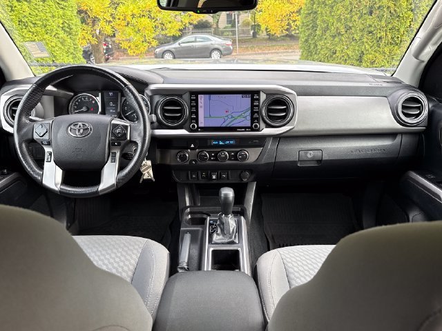 Used 2021 Toyota Tacoma SR5 AWD/4WD image 8