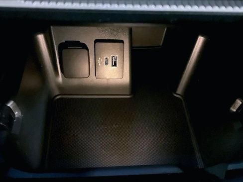 Certified 2025 Ford Explorer ST-Line w/ Premium Package image 31