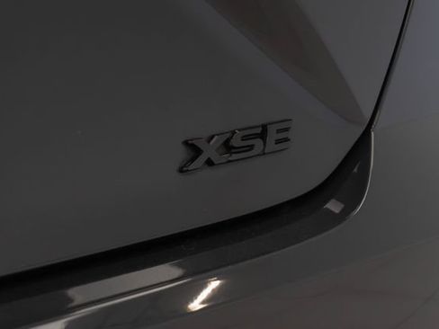 Used 2025 Toyota Camry XSE FWD image 11