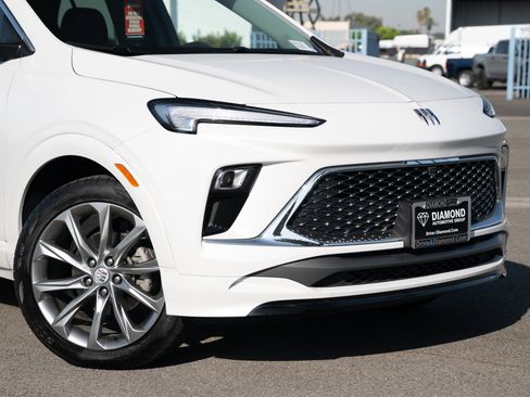 Used 2025 Buick Encore GX Avenir w/ Avenir Technology Package image 9