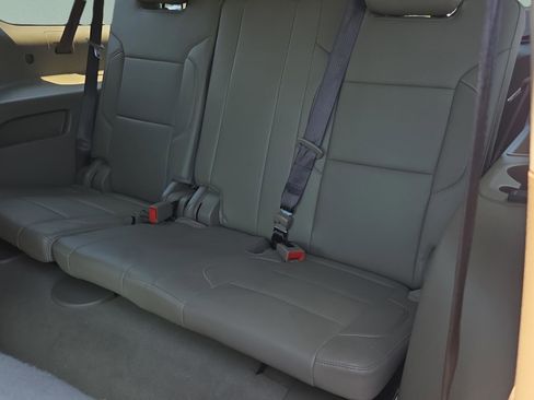 Used 2020 GMC Yukon XL SLT w/ Premium Edition image 12