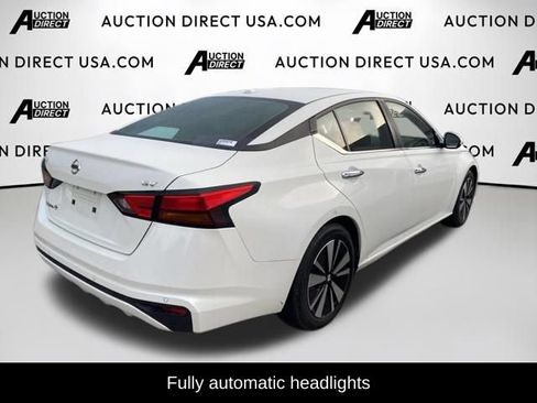 Used 2022 Nissan Altima 2.5 SV FWD image 9