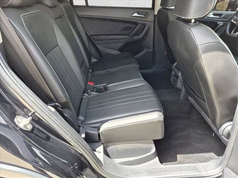 Used 2022 Volkswagen Tiguan SE AWD/4WD image 20