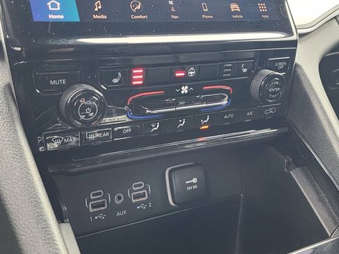 Used 2023 Jeep Grand Cherokee L Limited image 27