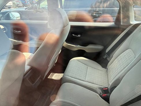Used 2025 Honda HR-V LX image 11