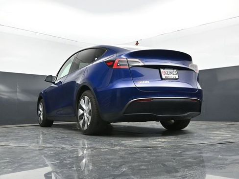 Used 2021 Tesla Model Y Long Range AWD/4WD image 41