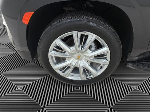 Used 2023 Chevrolet Tahoe High Country image 9