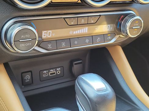 Used 2024 Nissan Sentra SV w/ SV Premium Package FWD image 28