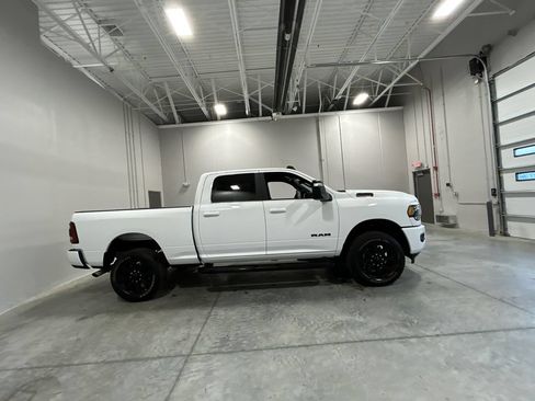 Used 2024 RAM 2500 Big Horn w/ Night Edition AWD/4WD image 5