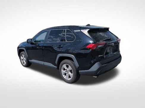 Used 2021 Toyota RAV4 XLE image 7
