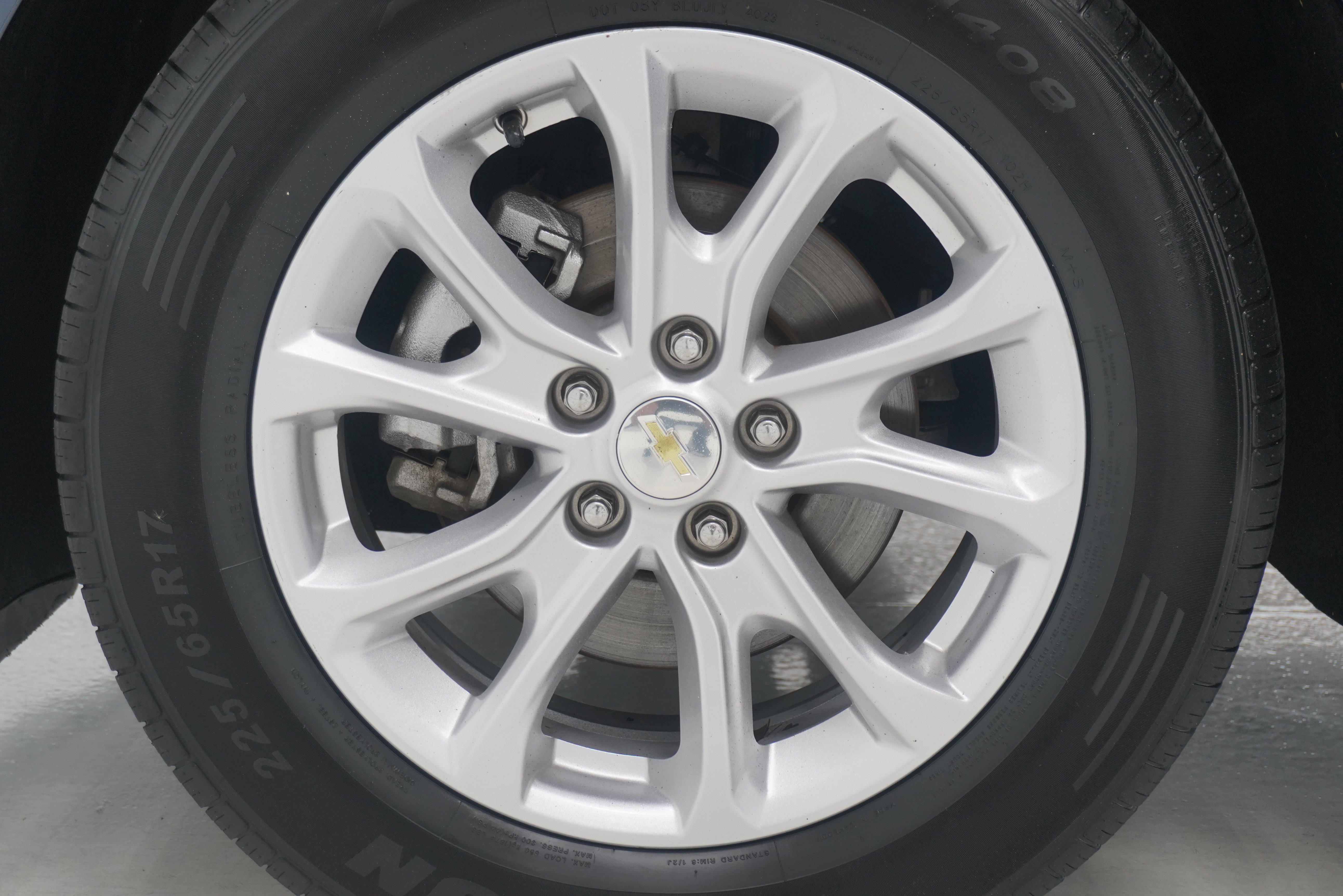 Used 2019 Chevrolet Equinox LS FWD image 22