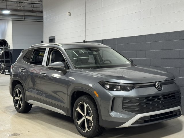 New 2026 Volkswagen Tiguan SE AWD/4WD image 2
