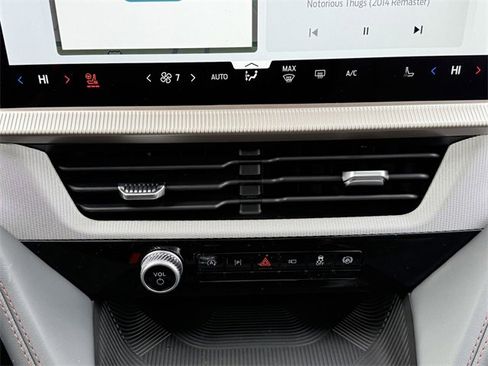 New 2026 Ford Explorer Active w/ Active Comfort Package image 17