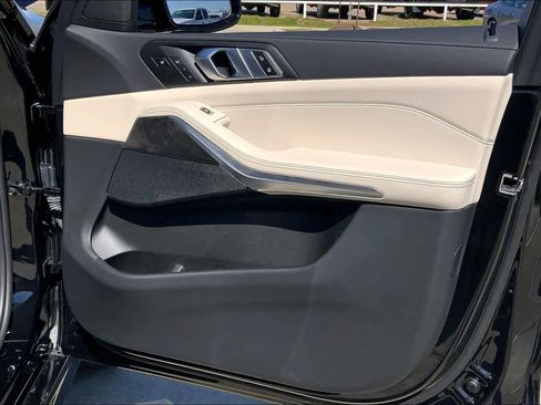 Used 2022 BMW X5 xDrive40i w/ M Sport Package image 27