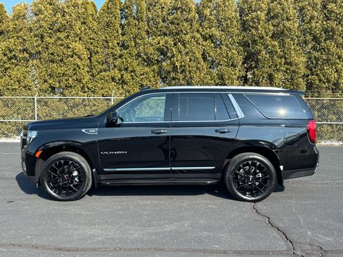 Used 2023 GMC Yukon SLT image 3