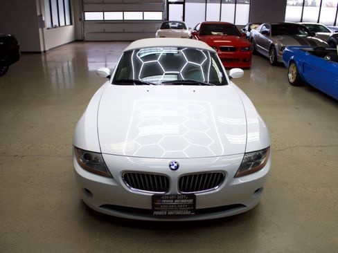 Used 2003 BMW Z4 3.0i image 9