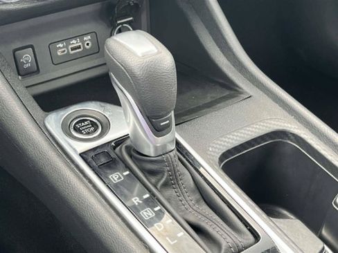 Used 2025 Nissan Sentra SV FWD image 24