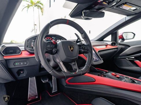 Used 2025 Lamborghini Revuelto AWD/4WD image 27
